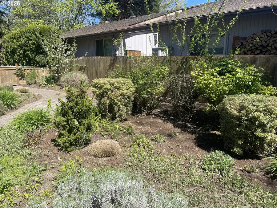 2280 Tabor St, Eugene, OR 97401 - #3