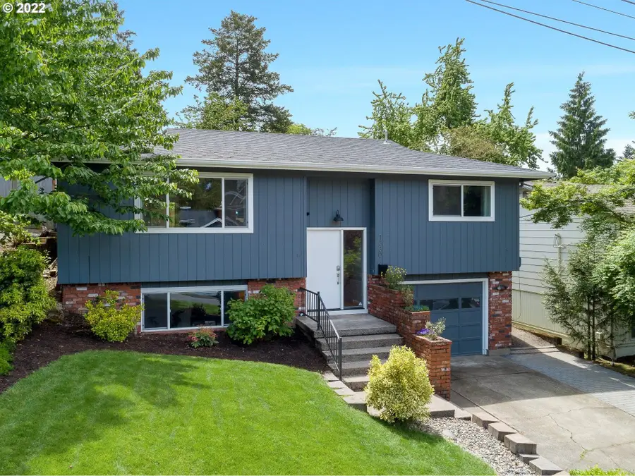 1330 SW Hume St, Portland, OR 97219 - Image #2