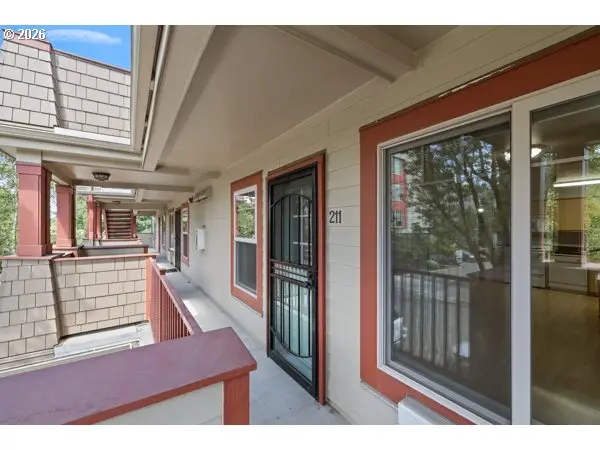 9817 NE Irving St #211, Portland, OR 97220 - #3
