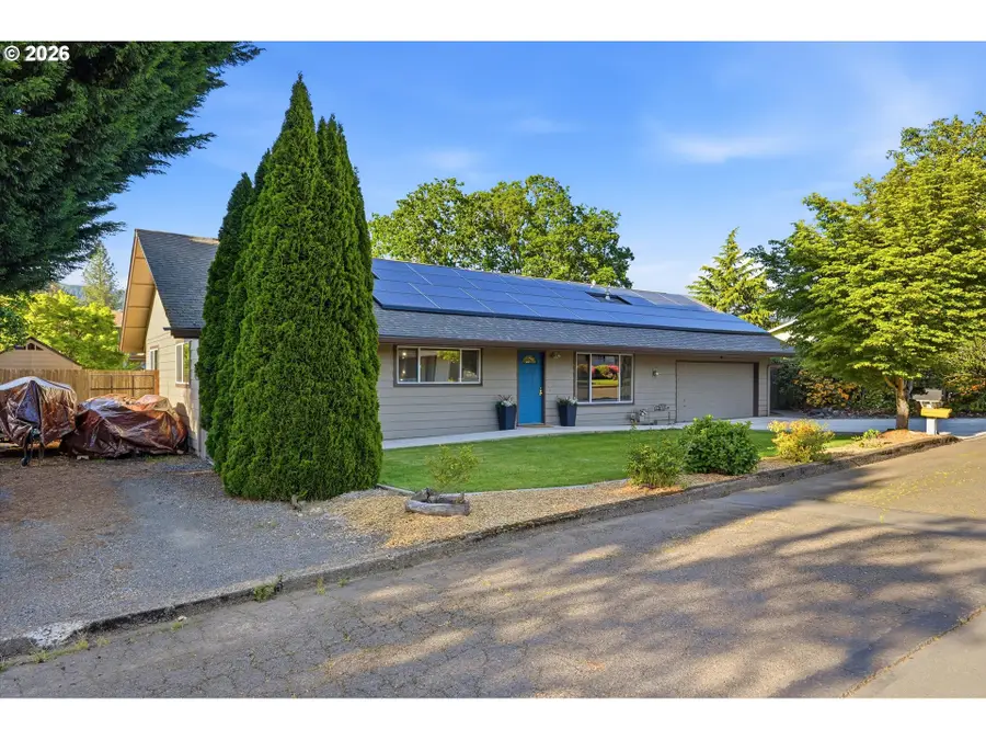 609 E Sunset Ct, Newberg, OR 97132 - #2