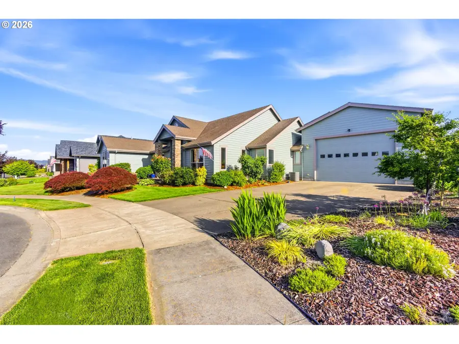 867 Corsair Dr, Independence, OR 97351 - #3