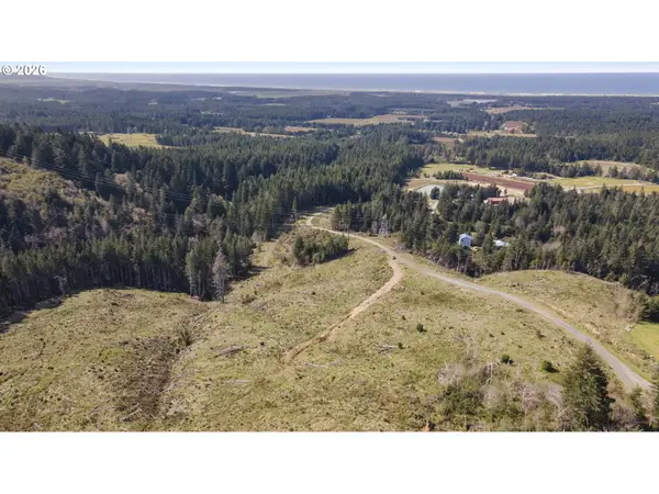 Lois Ln, Bandon, OR 97411