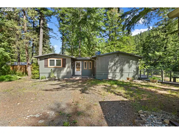 271 Anita Ln, Glide, OR 97443