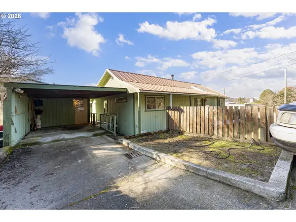 63696 Harriet Rd, CoosBay, OR 97420