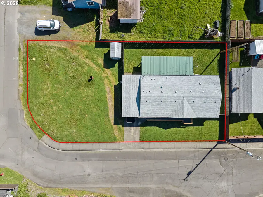 300 S 7th St, Creswell, OR 97426 - #2