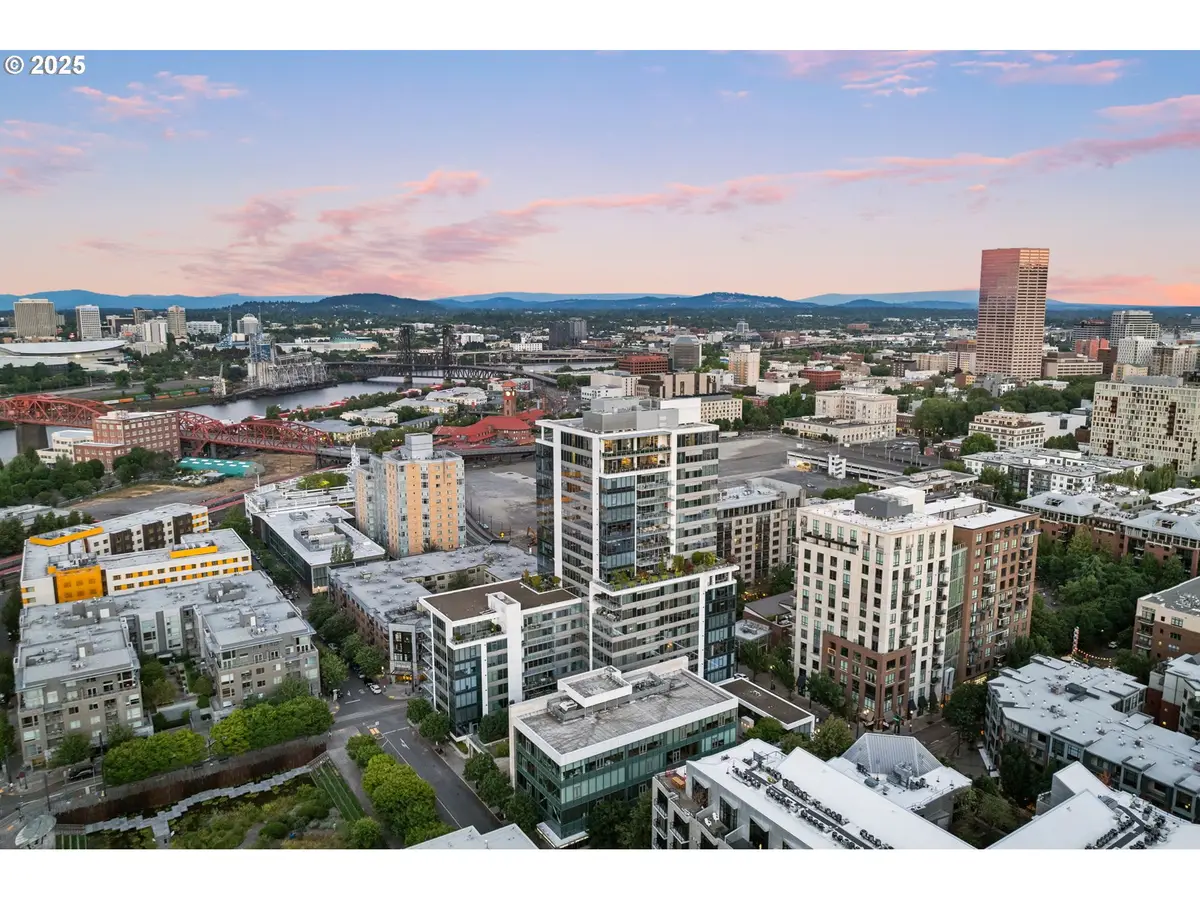 1001 NW Lovejoy St #PH-3, Portland, OR 97209 - Image #1