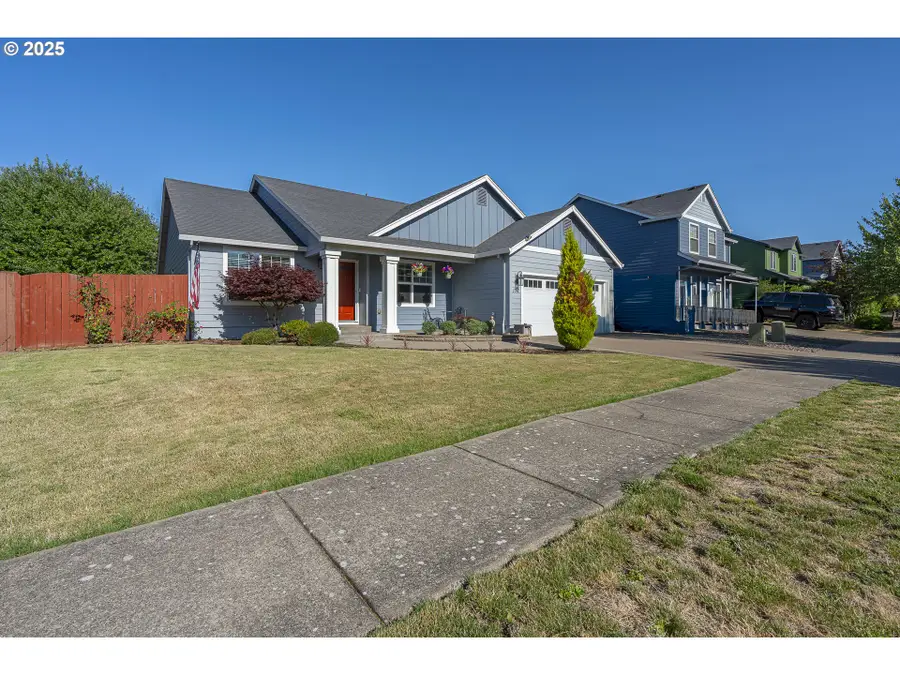 177 SW Mt Mazama St, McMinnville, OR 97128 - Image #2