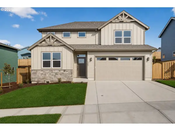2002 E Badger Way #1, LaCenter, WA 98629