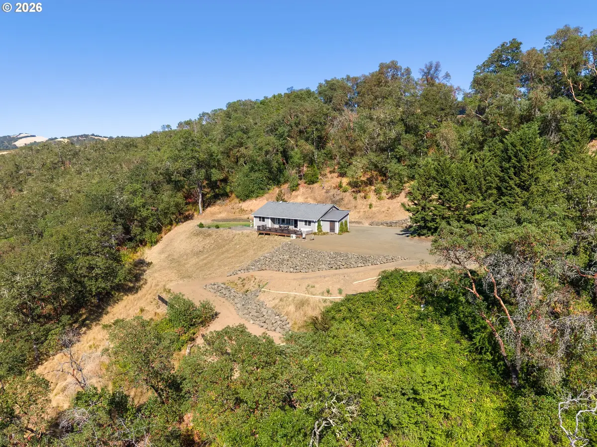 560 Hagle Ln, Roseburg, OR 97470 - #1