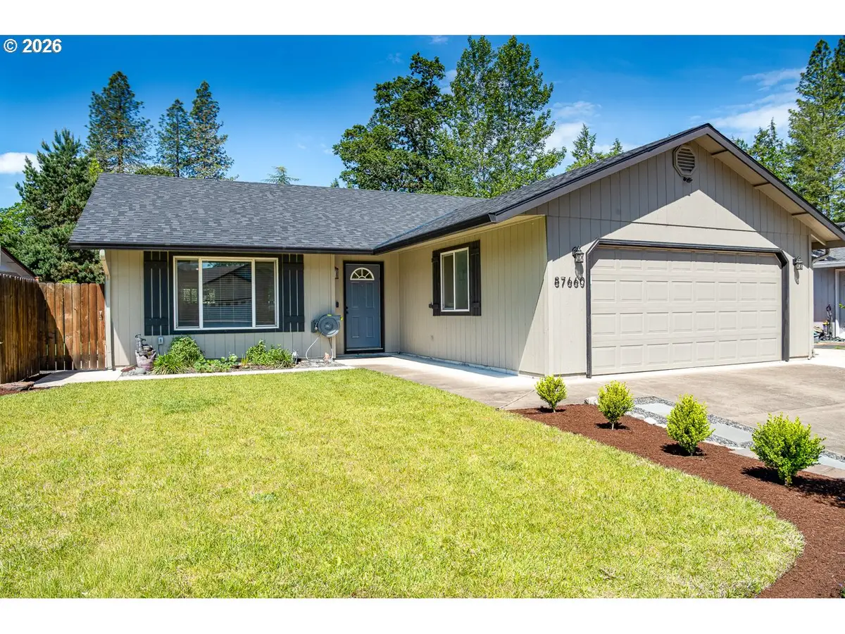 87660 Trek Dr, Veneta, OR 97487 - #1
