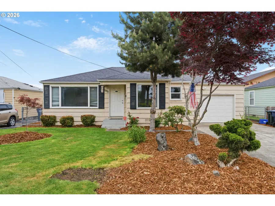 1992 J St, Springfield, OR 97477 - #2