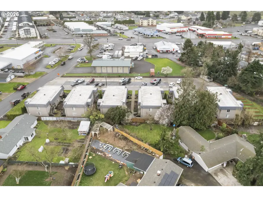 1570 James St, Woodburn, OR 97071 - #3