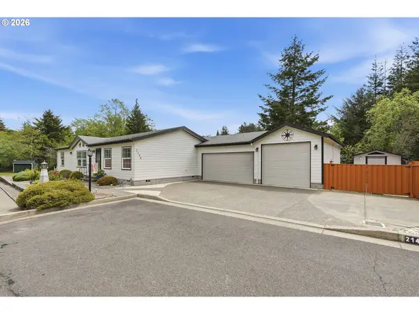 2145 Lynne Dr, NorthBend, OR 97459