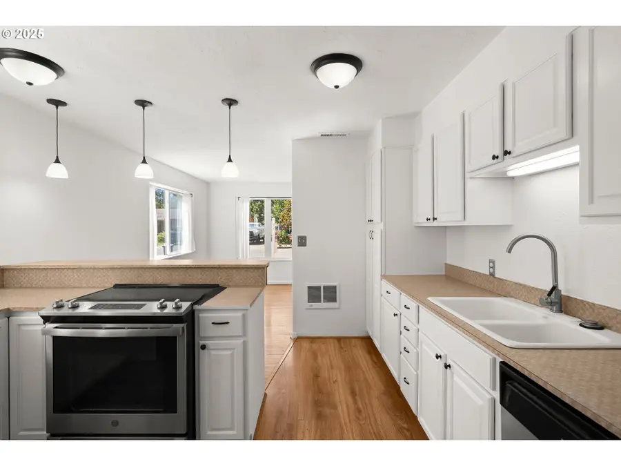 4230 SE 73rd Ave, Portland, OR 97206 - Image #3