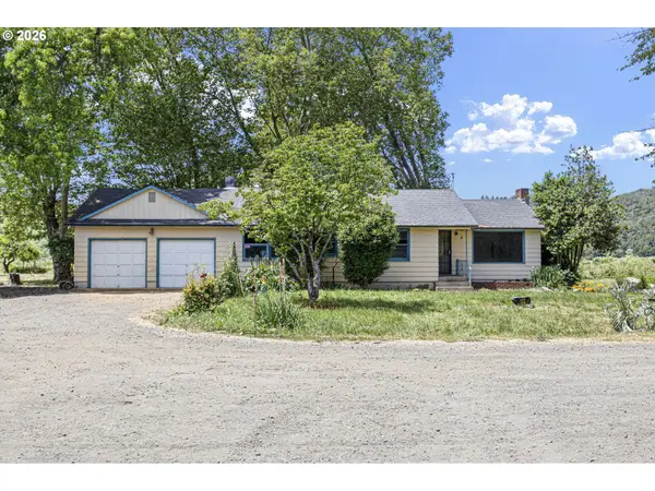 308 Helweg Rd, Winston, OR 97496