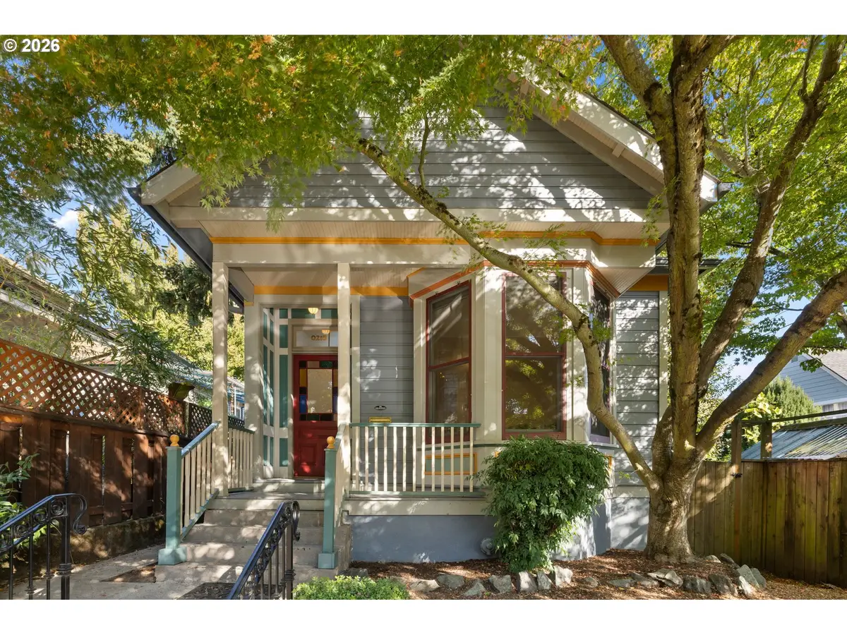 215 S Gaines St, Portland, OR 97239 - #1