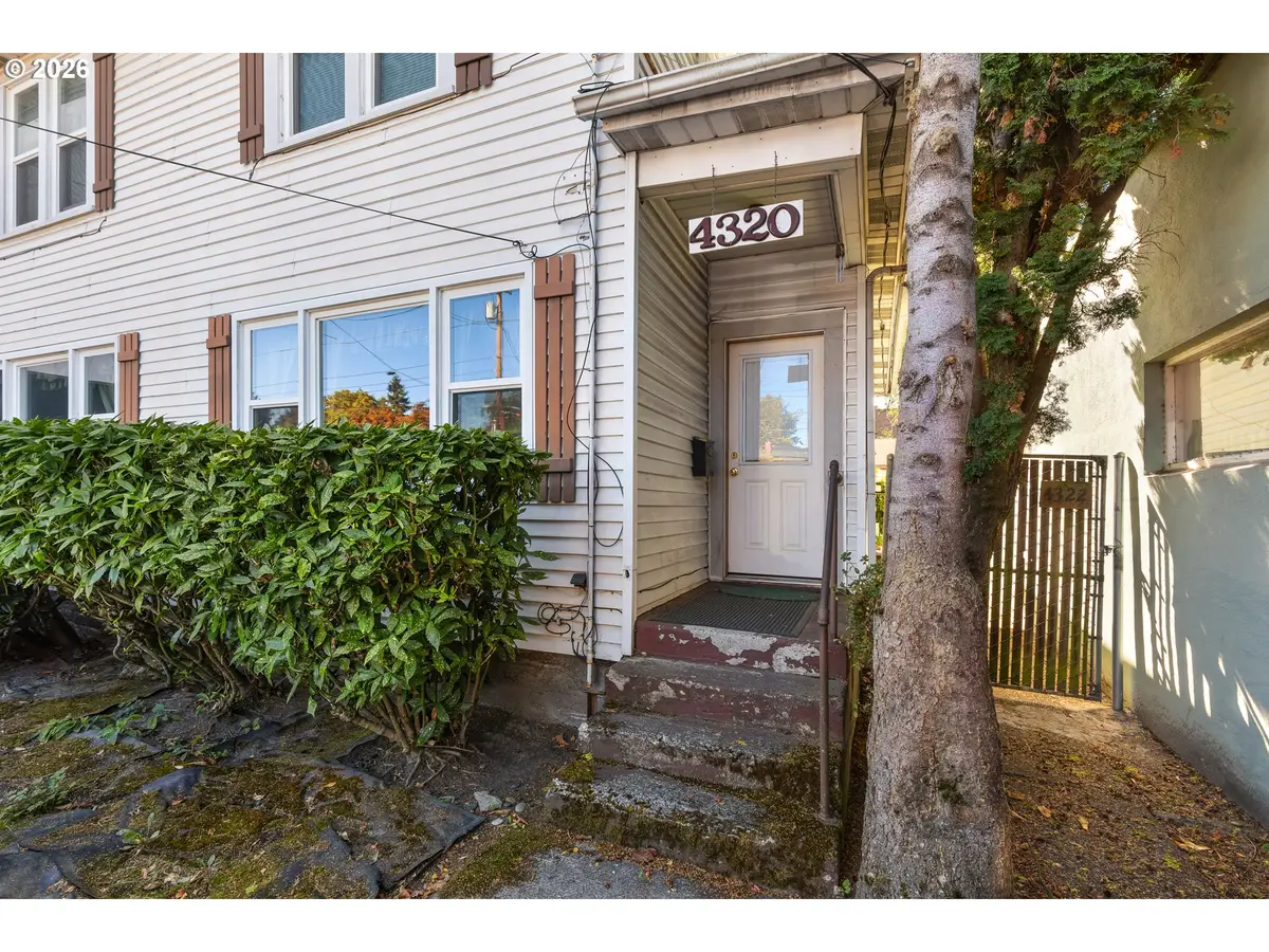 4320 SE Hawthorne Blvd, Portland, OR 97215 - #1