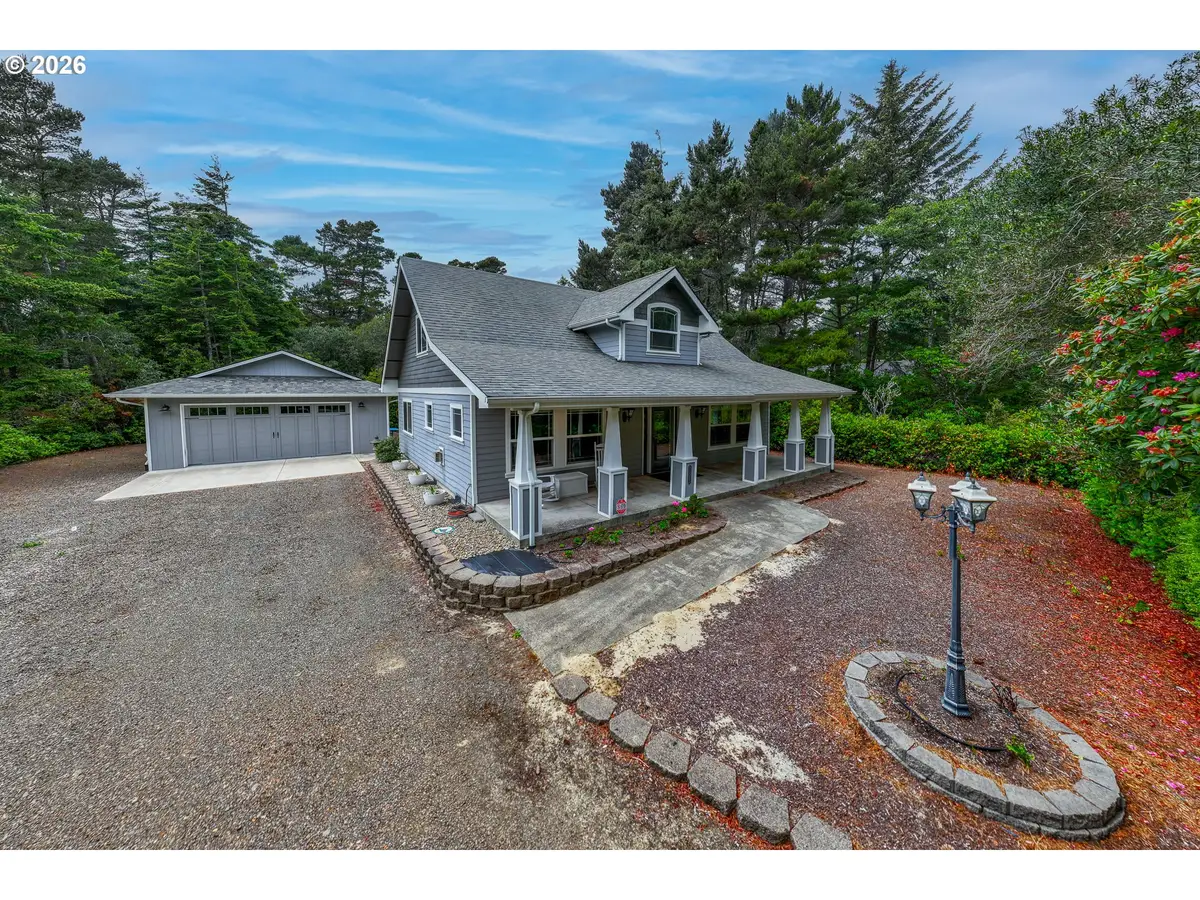 88082 Leeward Dr, Florence, OR 97439 - #1