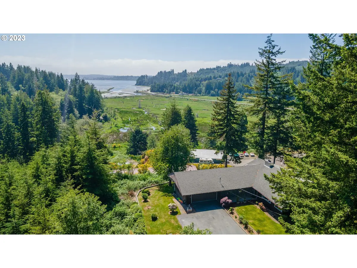 94532 Golf Course Ln, Eastside, OR 97459 - Image #1