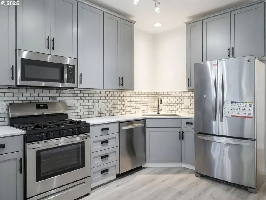 8526 N Haven Ave, Portland, OR 97203 - Image #3