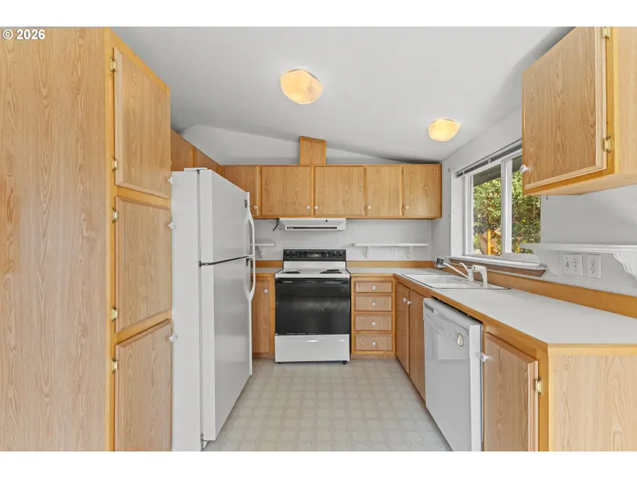 1537 N Siano Loop, Florence, OR 97439 - #2