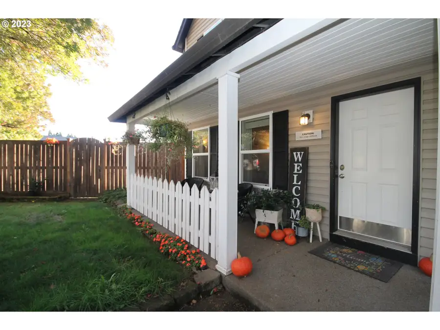 2821 N Winchester Dr, Newberg, OR 97132 - Image #3