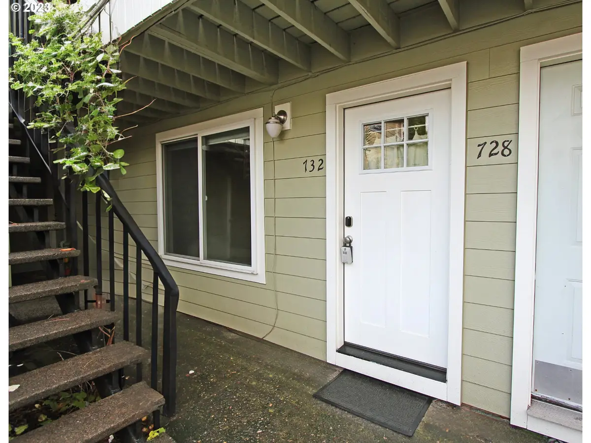732 SE 16th Ave, Portland, OR 97214 - Image #1