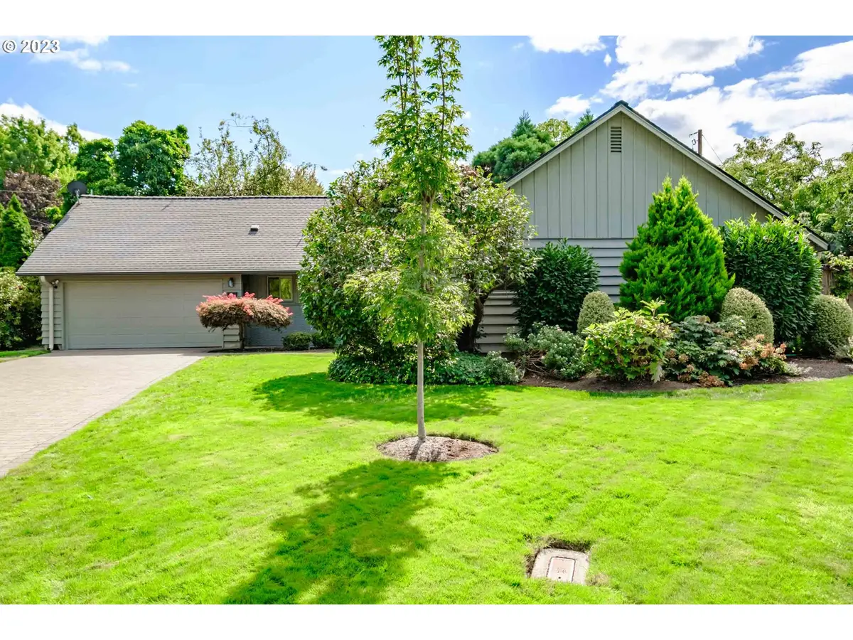 2872 Suffolk Ct, Eugene, OR 97401 - Image #1