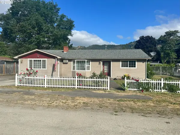 657 Irving Dr, MyrtleCreek, OR 97457