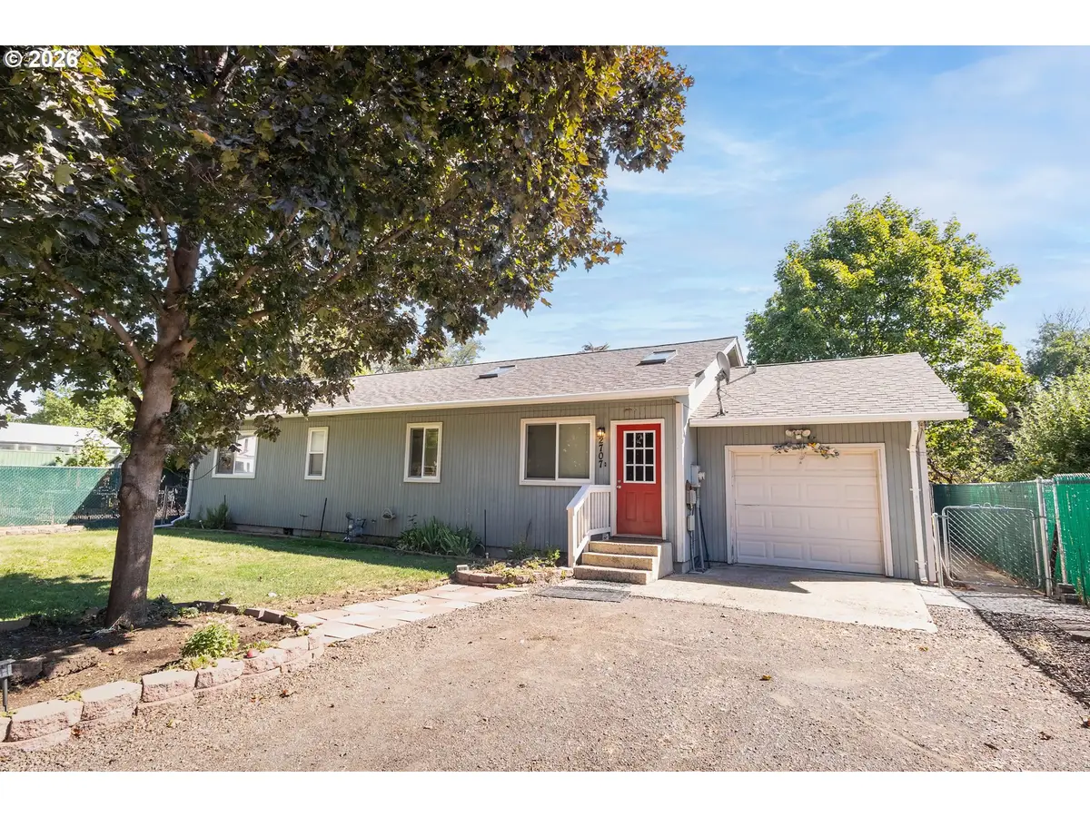 2707 N 4th St, La Grande, OR 97850 - #1