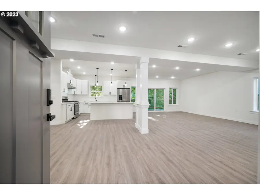 2696 SE Elliott Dr, Gresham, OR 97080 - Image #3