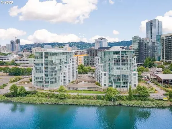 1310 NW Naito Pkwy #306, Portland, OR 97209