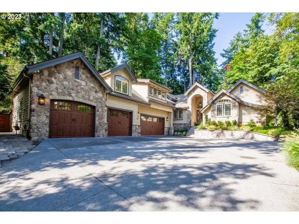 17257 Bryant Rd, LakeOswego, OR 97035