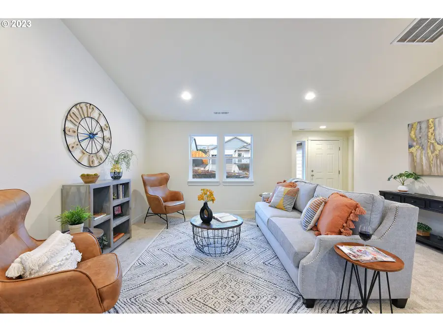 2351 Gleanns Way, Lebanon, OR 97355 - Image #2