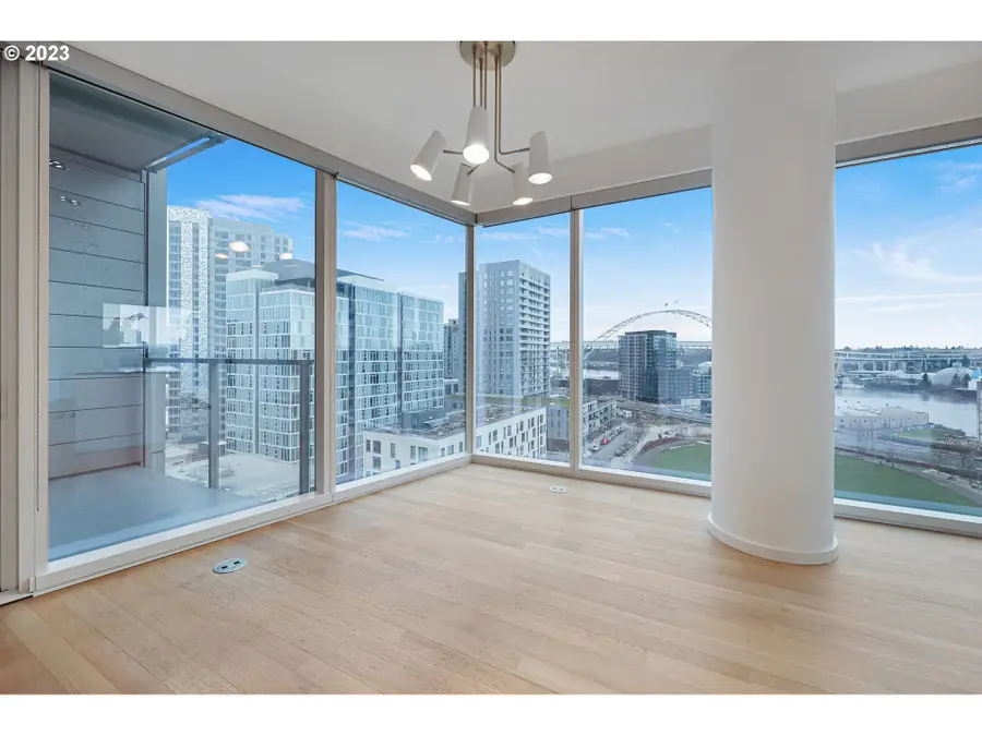 1075 NW Northrup St #1017, Portland, OR 97209 - Image #2