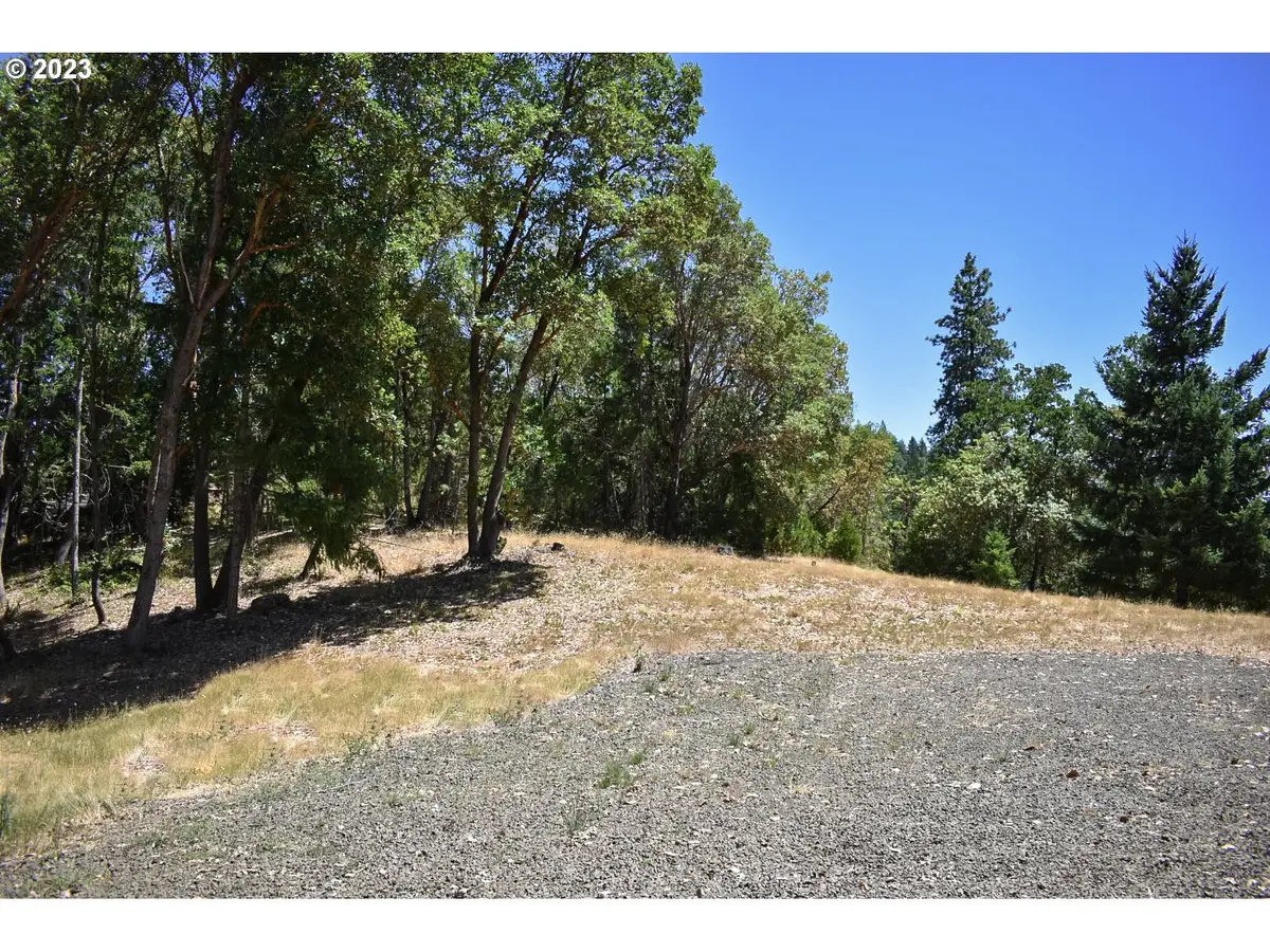 675 Panorama Ln, Roseburg, OR 97471 - Image #1