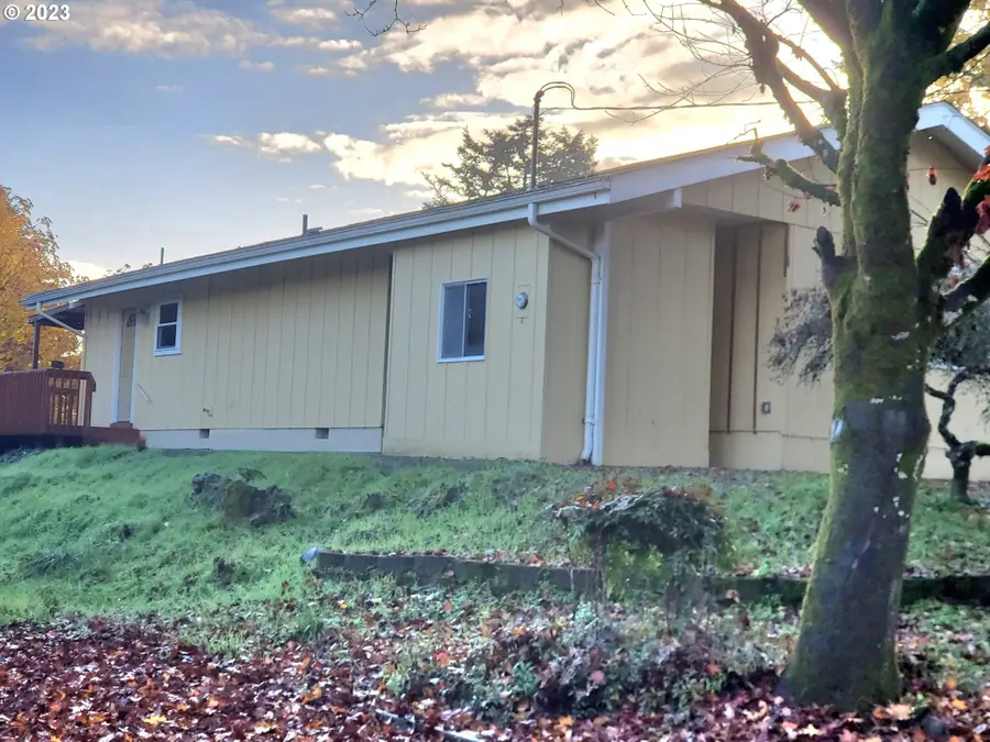 174 S 6th St, Saint Helens, OR 97051 - Image #2