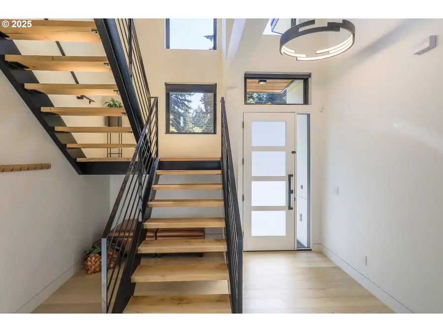 16405 Bonaire Ave, Lake Oswego, OR 97035 - Image #2