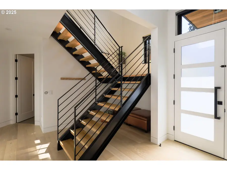 16405 Bonaire Ave, Lake Oswego, OR 97035 - Image #3