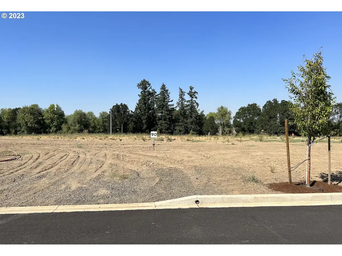 1539 NW Adelaide Dr #90, McMinnville, OR 97128 - Image #1