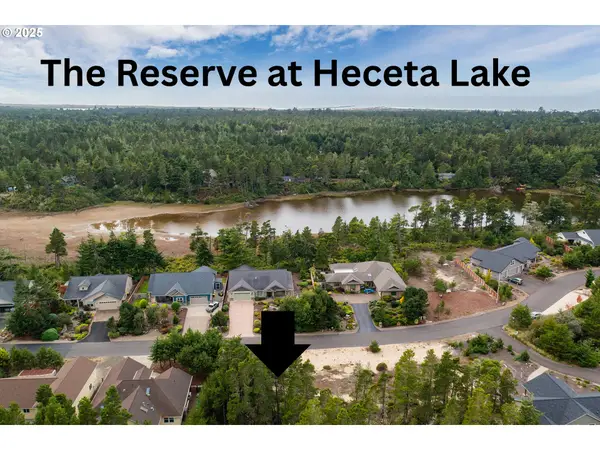 Lake Point Dr #34, Florence, OR 97439