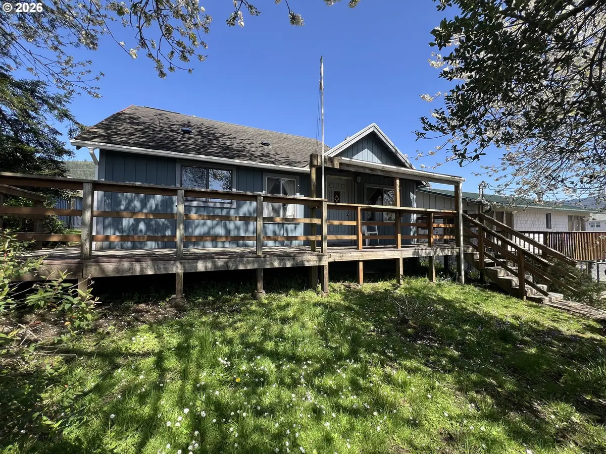 212 Garibaldi Ave, Garibaldi, OR 97118 - #1