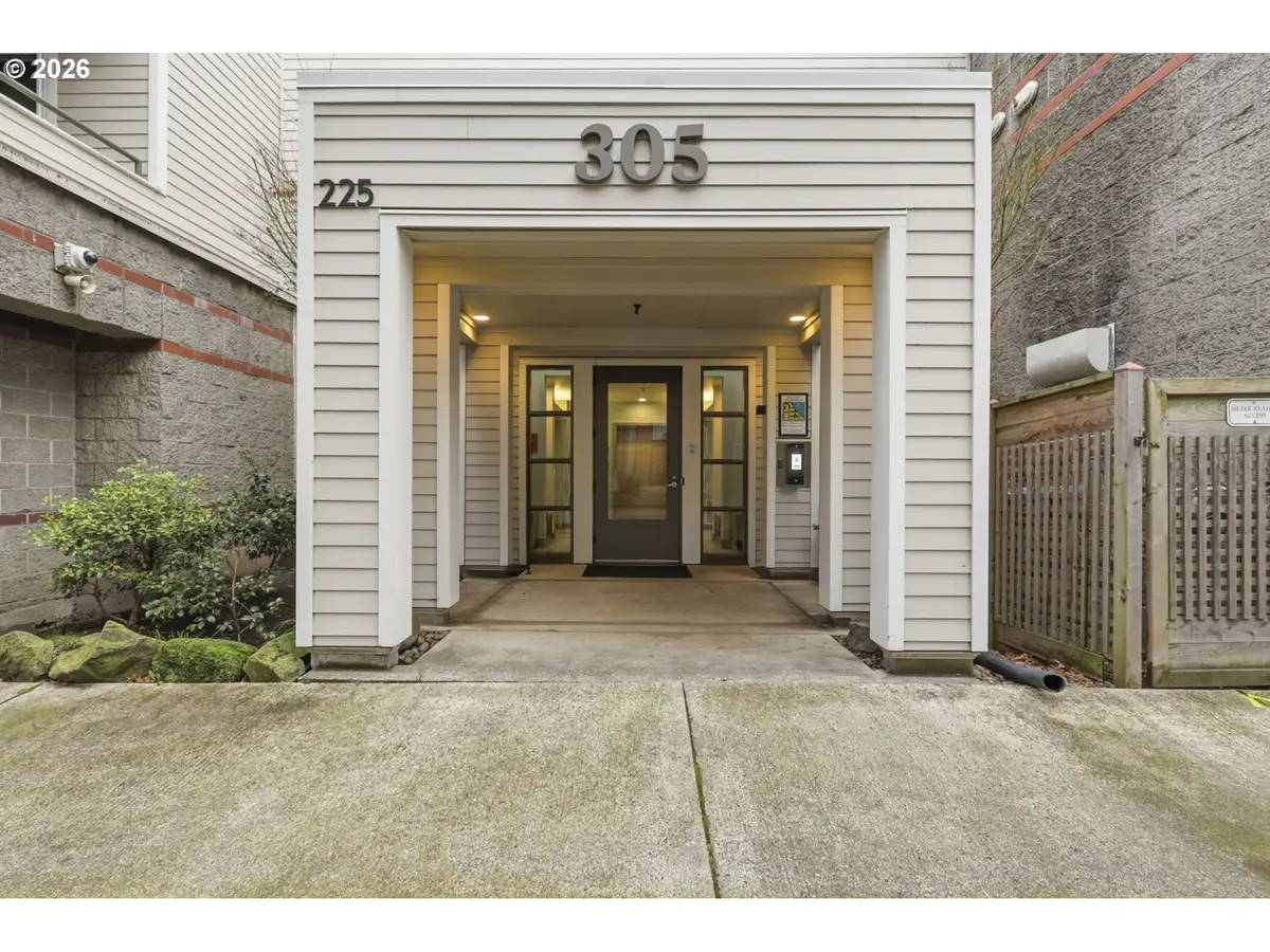 305 S Montgomery St, Portland, OR 97201 - Image #1