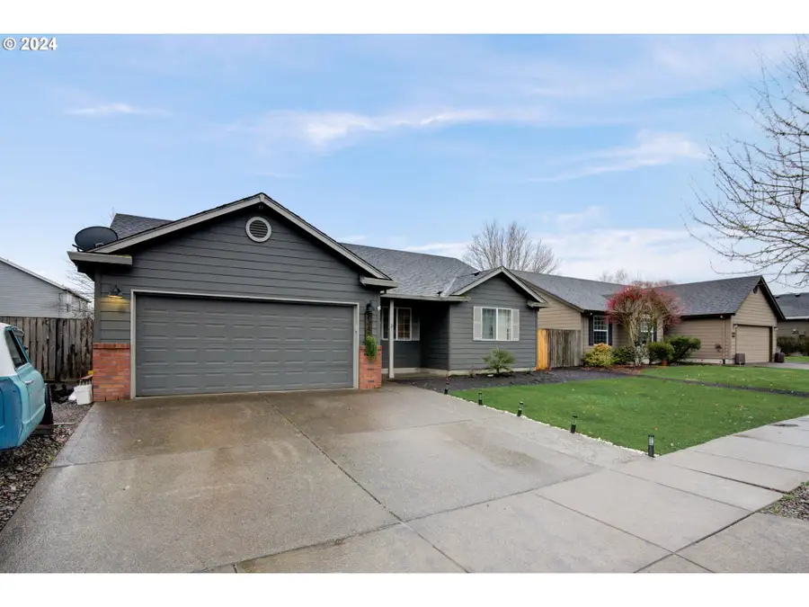 2242 SW Kauer Dr, McMinnville, OR 97128 - Image #2