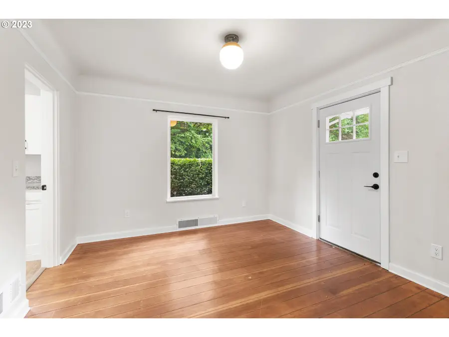 11323 SW Capitol Hwy, Portland, OR 97219 - Image #3