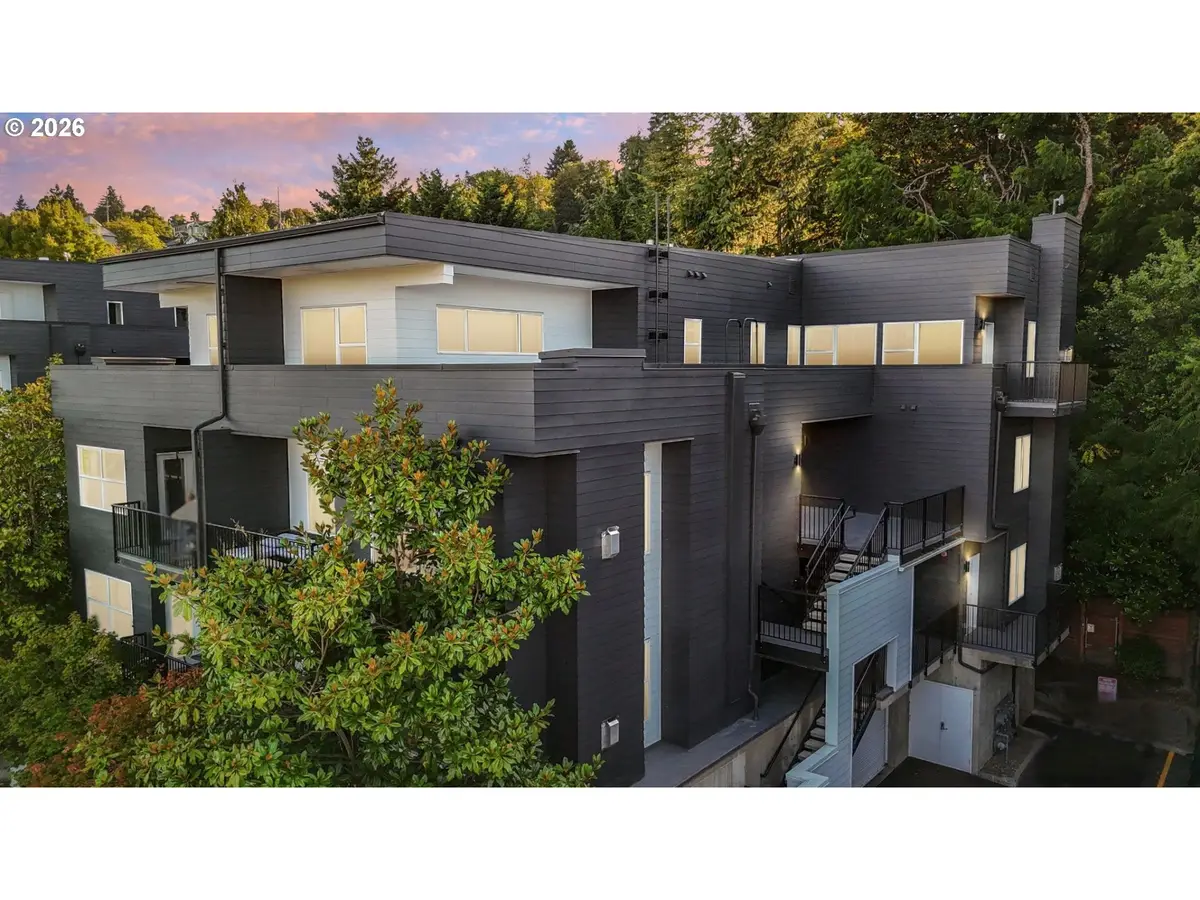 606 S Nevada St, Portland, OR 97219 - #1