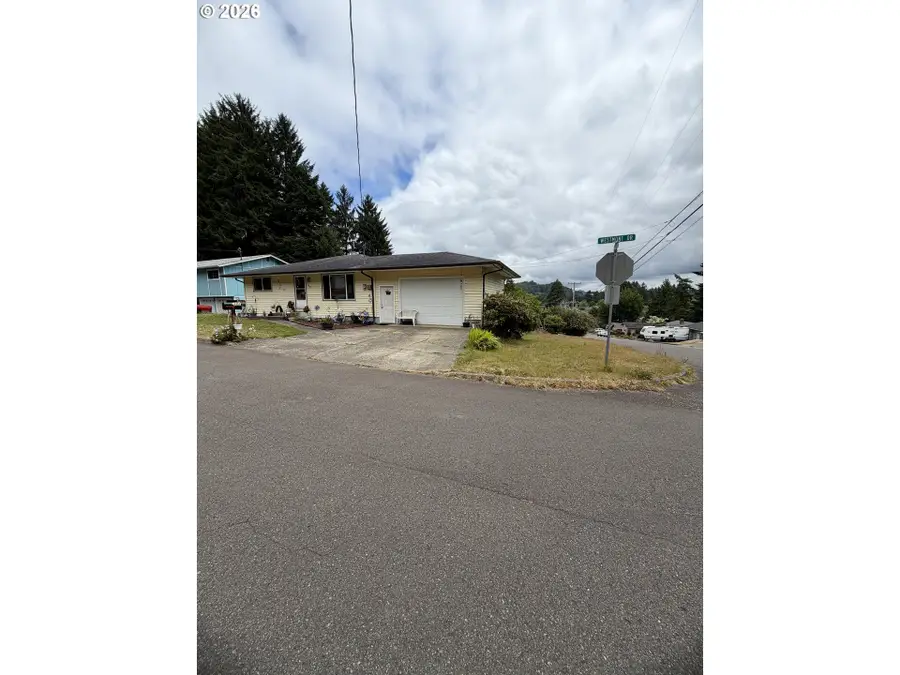469 Westmont Dr, Reedsport, OR 97467 - #2