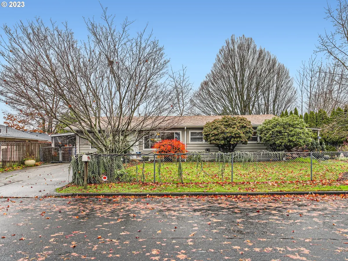 18009 SE Caruthers St, Portland, OR 97233 - Image #1