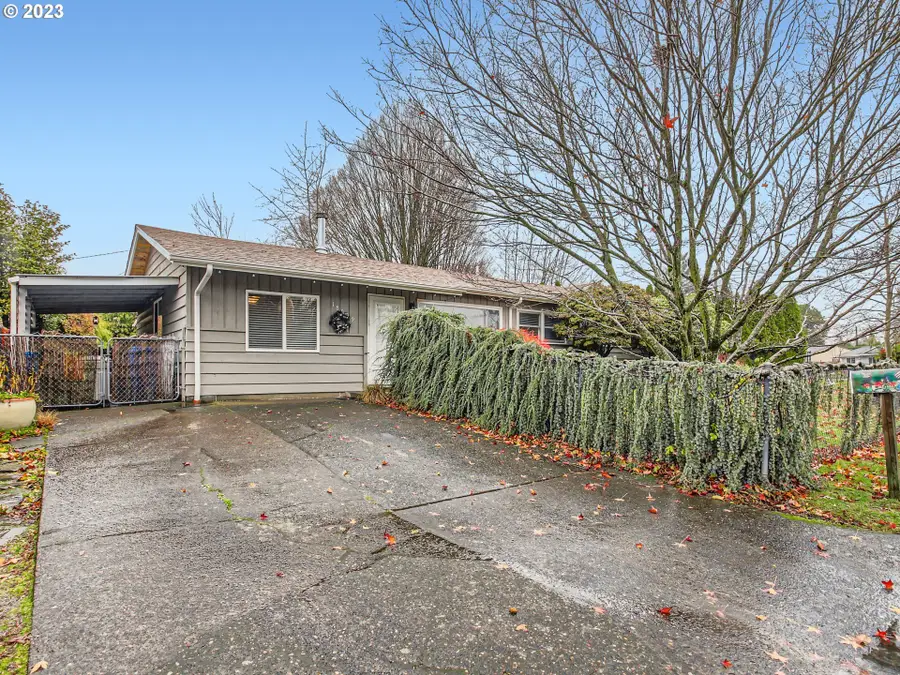 18009 SE Caruthers St, Portland, OR 97233 - Image #2