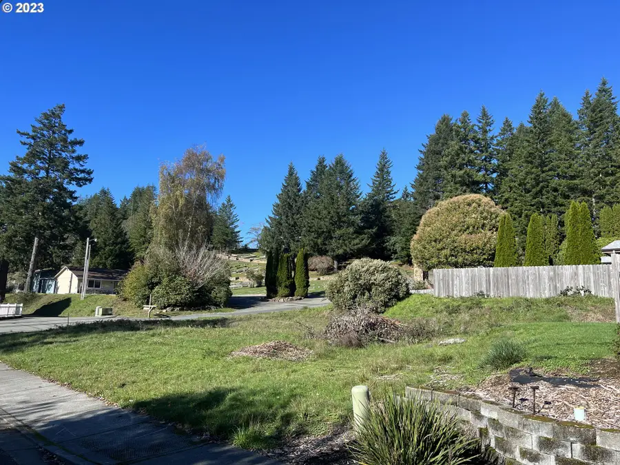 Meadow Ln, Brookings, OR 97415 - Image #2
